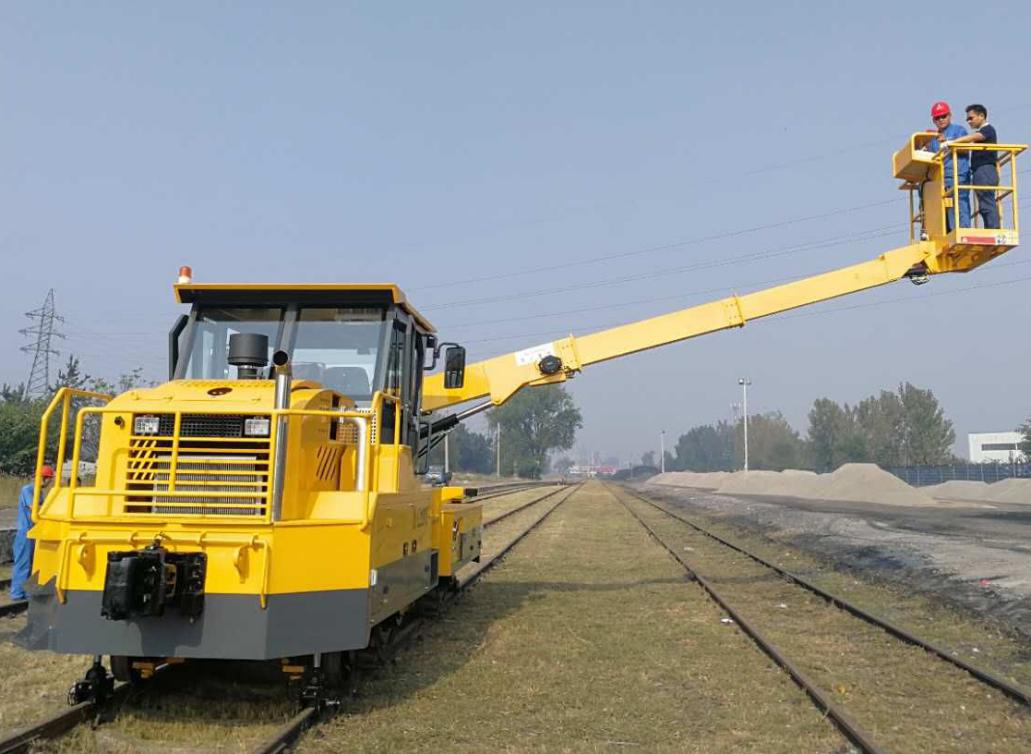 公铁两用高空作业车顺利完成验收并交付广州地铁集团使用 